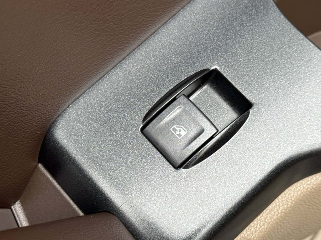 Used 2017 Chevrolet Suburban Premier image 30