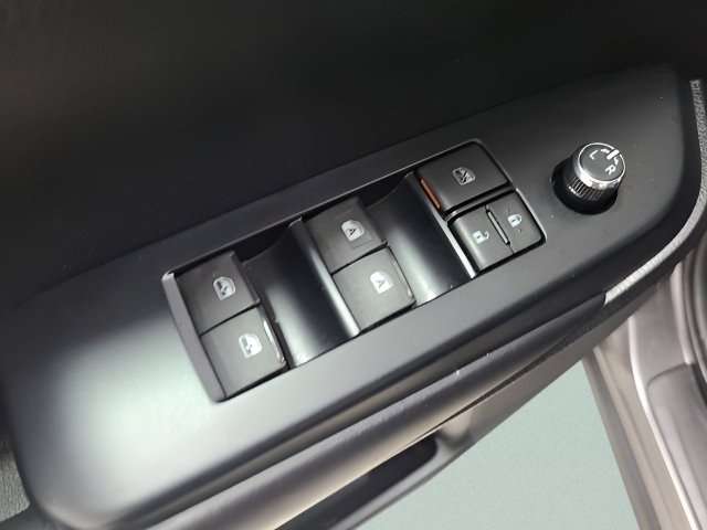 Used 2019 Toyota Highlander SE AWD/4WD image 22