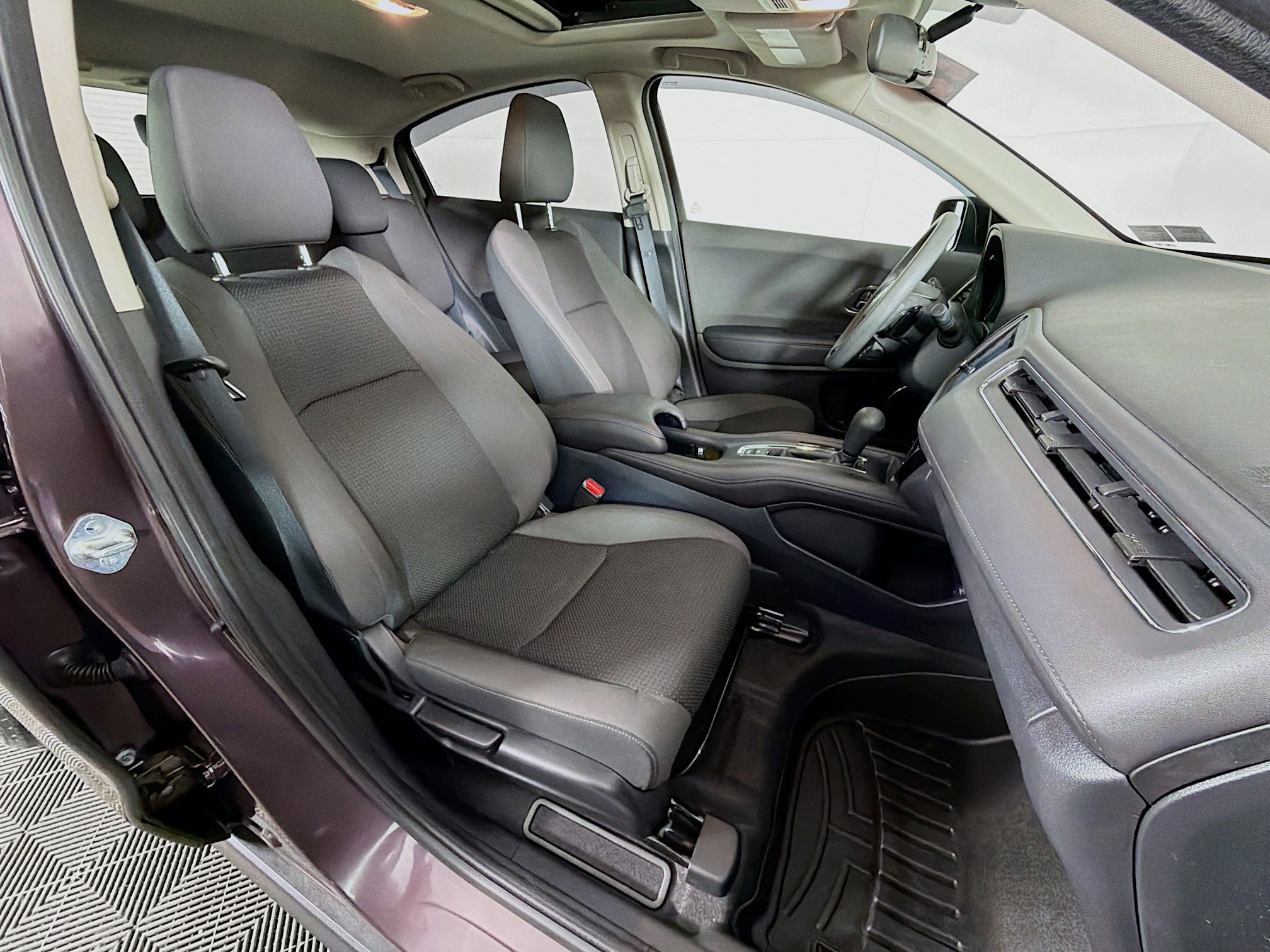 Used 2022 Honda HR-V EX image 27