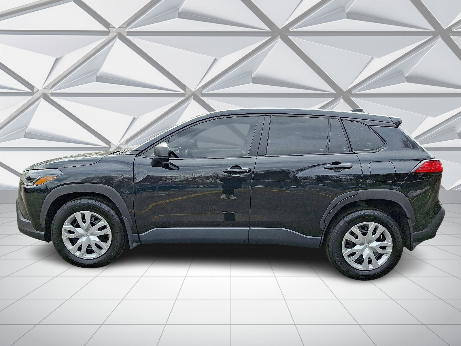 Used 2024 Toyota Corolla Cross L image 6