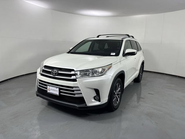 Used 2017 Toyota Highlander XLE image 27