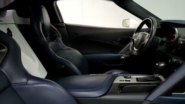 Used 2015 Chevrolet Corvette Z06 w/ 3LZ Preferred Equipment Group image 19