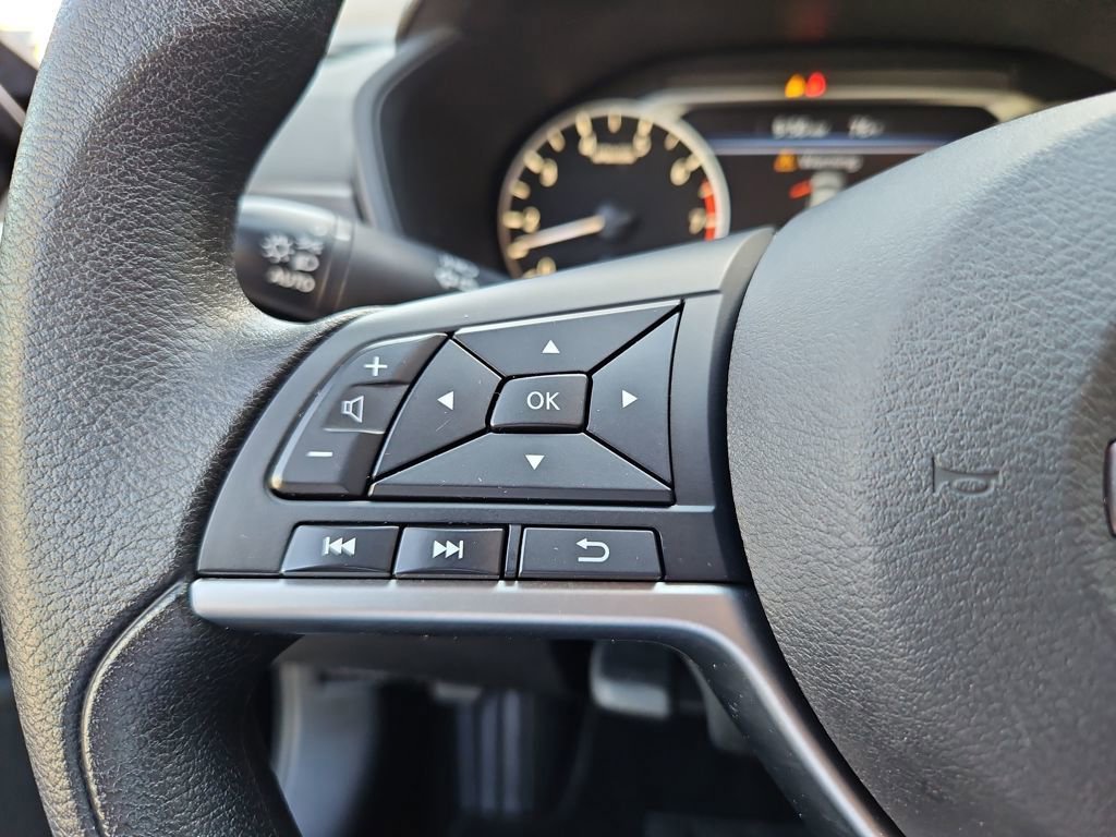 Used 2024 Nissan Altima 2.5 SV image 11