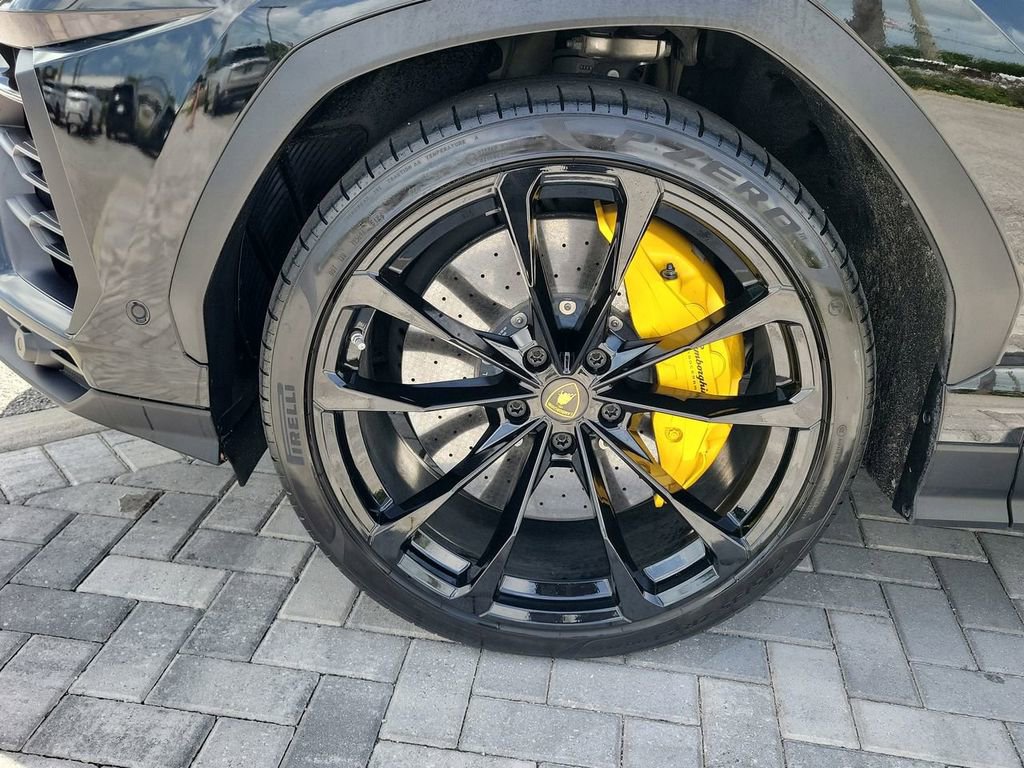 Used 2020 Lamborghini Urus image 13