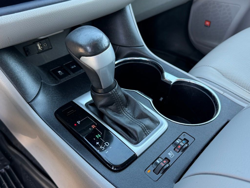 Used 2016 Toyota Highlander Limited w/ Driver Technology Package image 23