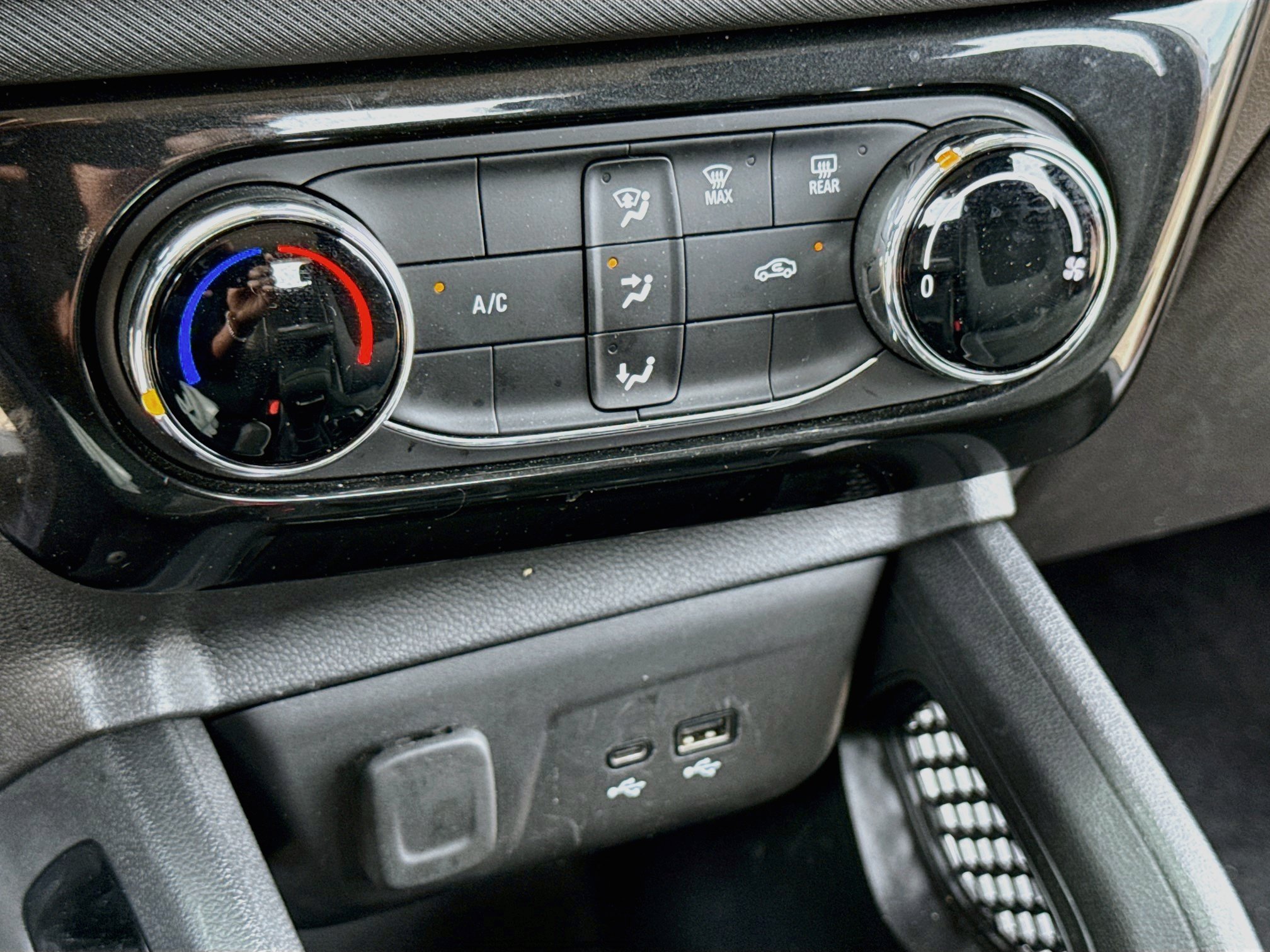 Used 2025 Chevrolet TrailBlazer LT FWD image 18