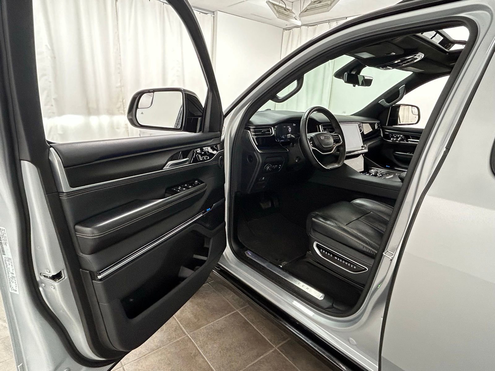 Used 2024 Jeep Grand Wagoneer L Series II w/ Quick Order Packagew 28T image 22