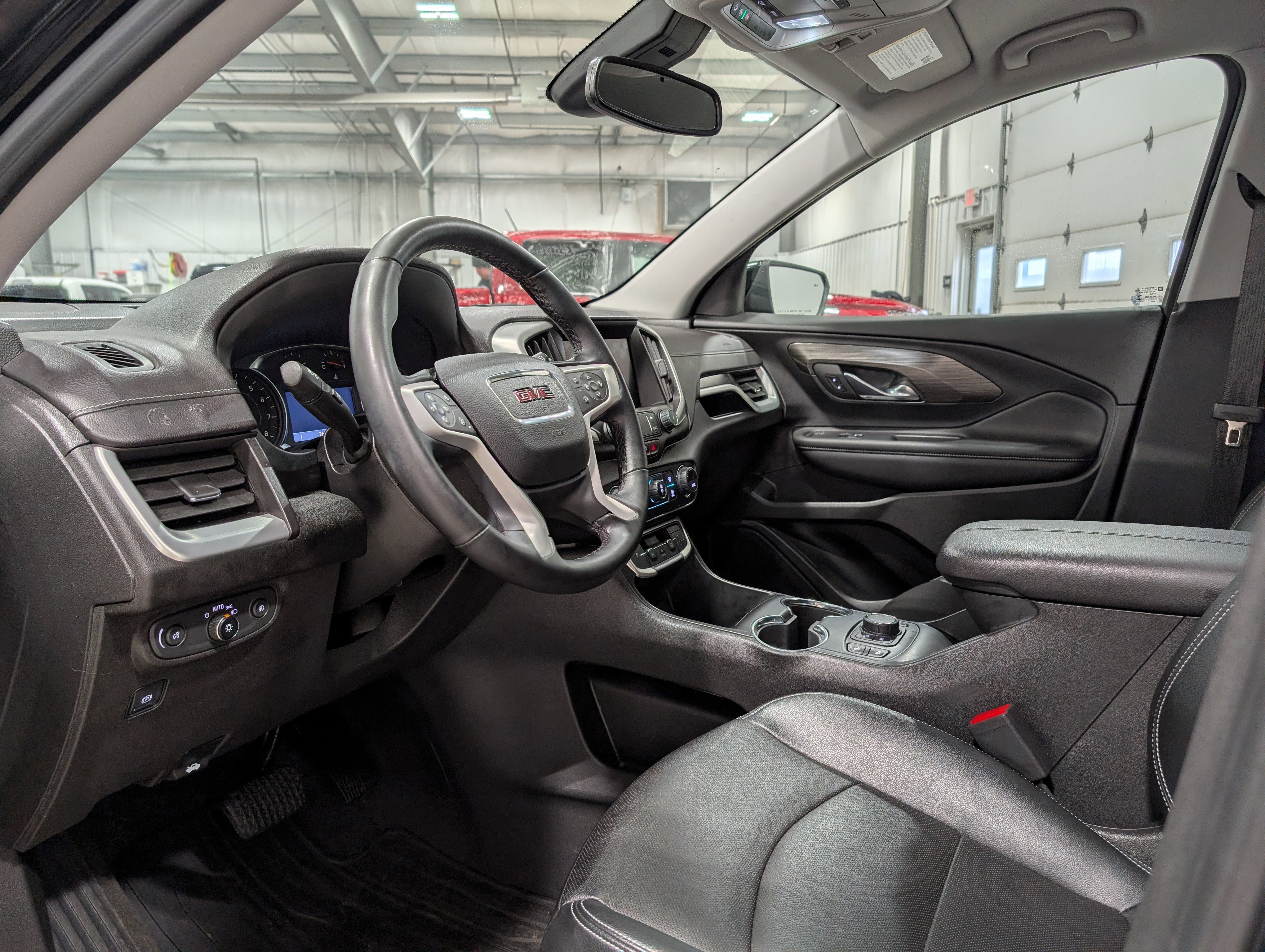 Used 2023 GMC Terrain SLT w/ Infotainment Package II image 13