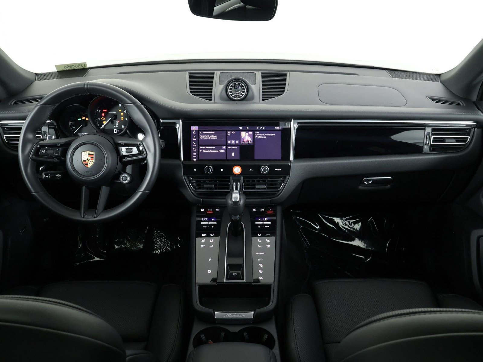 Certified 2026 Porsche Macan Turbo AWD/4WD image 11