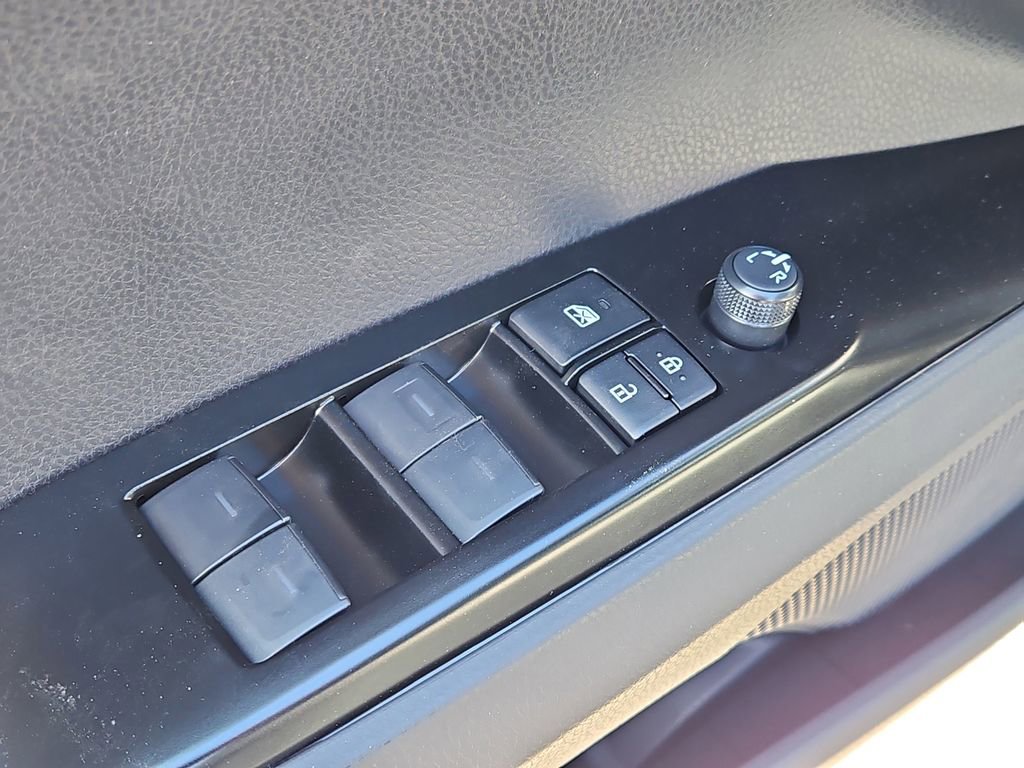 New 2026 Toyota Camry Hybrid AWD/4WD image 18