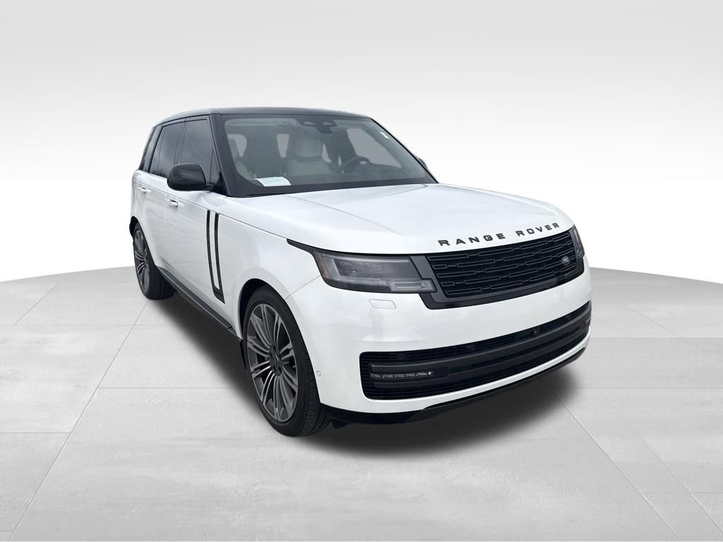 Used 2025 Land Rover Range Rover SE image 5