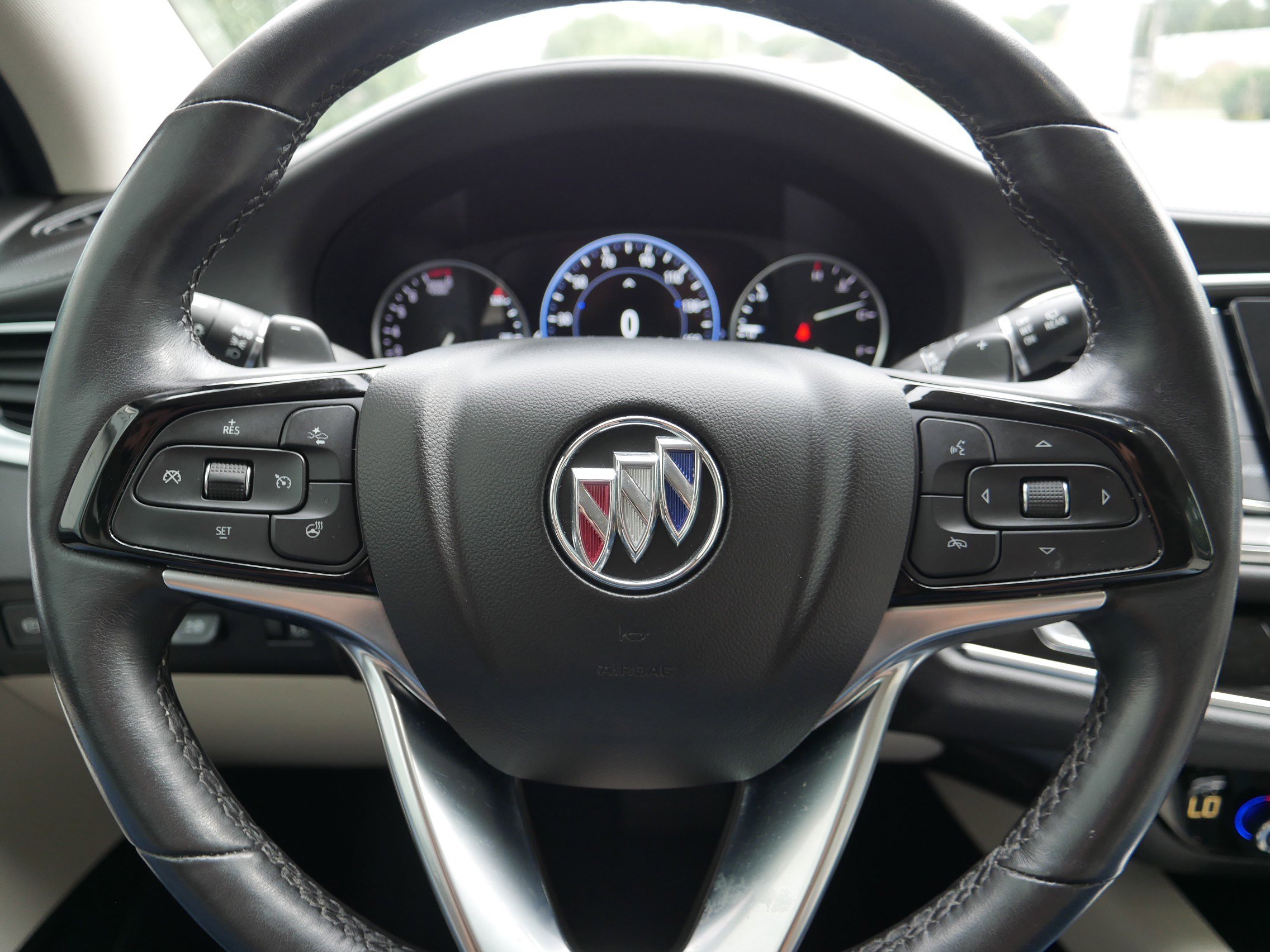 Used 2022 Buick Enclave Avenir w/ Avenir Technology Package image 25