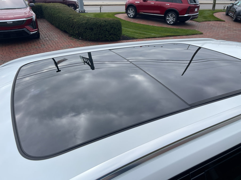 Used 2025 Volvo V60 B5 Cross Country Plus image 13