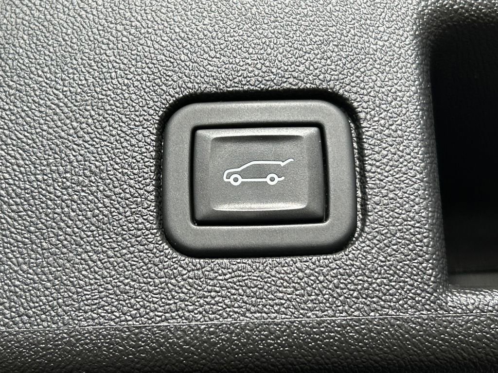 Used 2023 Chevrolet Equinox LT image 27