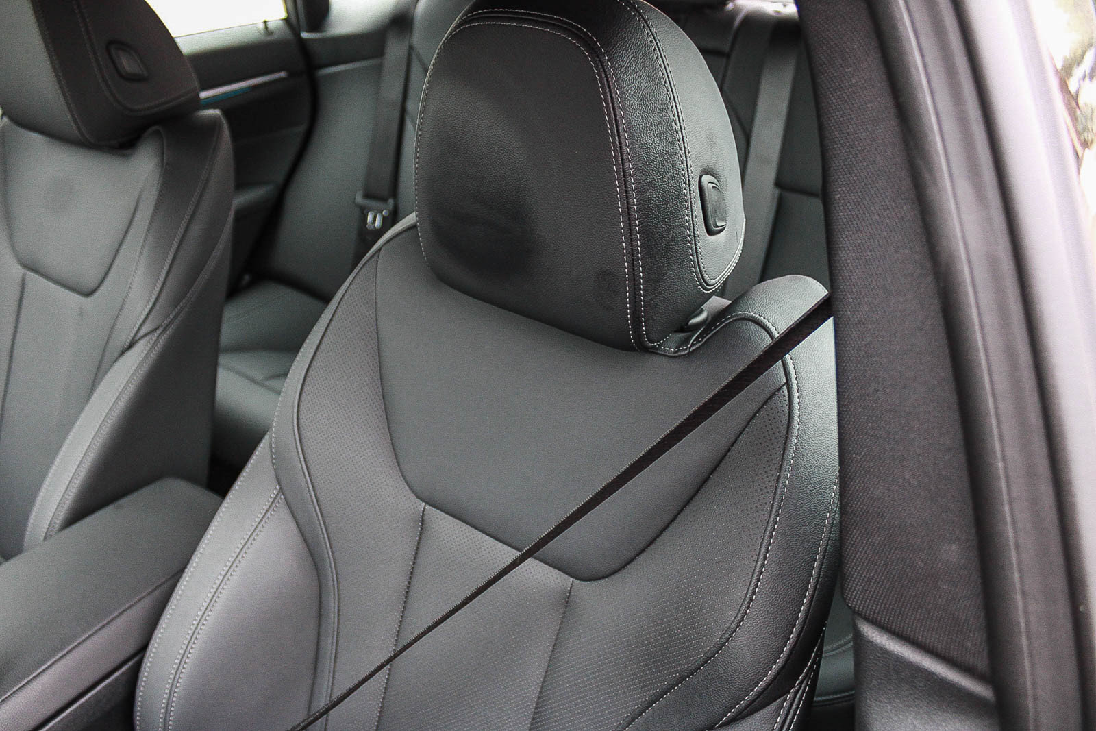 Certified 2025 BMW i4 eDrive40 RWD image 25