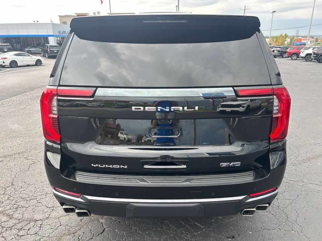 Used 2026 GMC Yukon Denali Ultimate AWD/4WD image 6