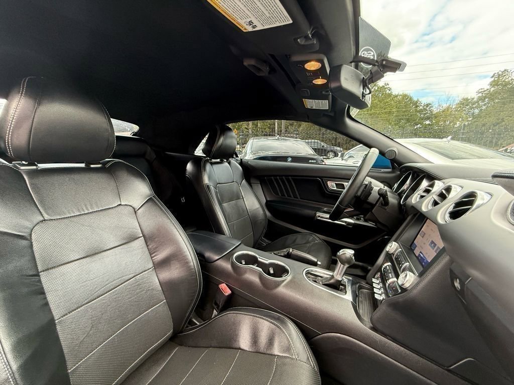 Used 2020 Ford Mustang Premium image 31