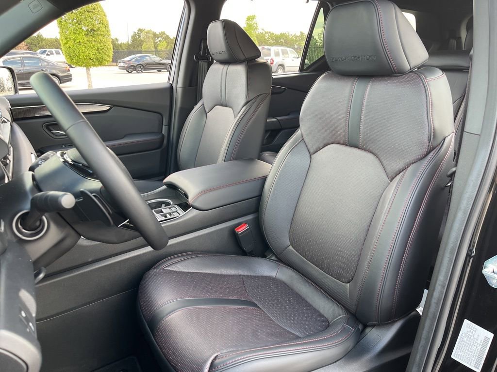 Certified 2025 Honda Pilot Black Edition image 27