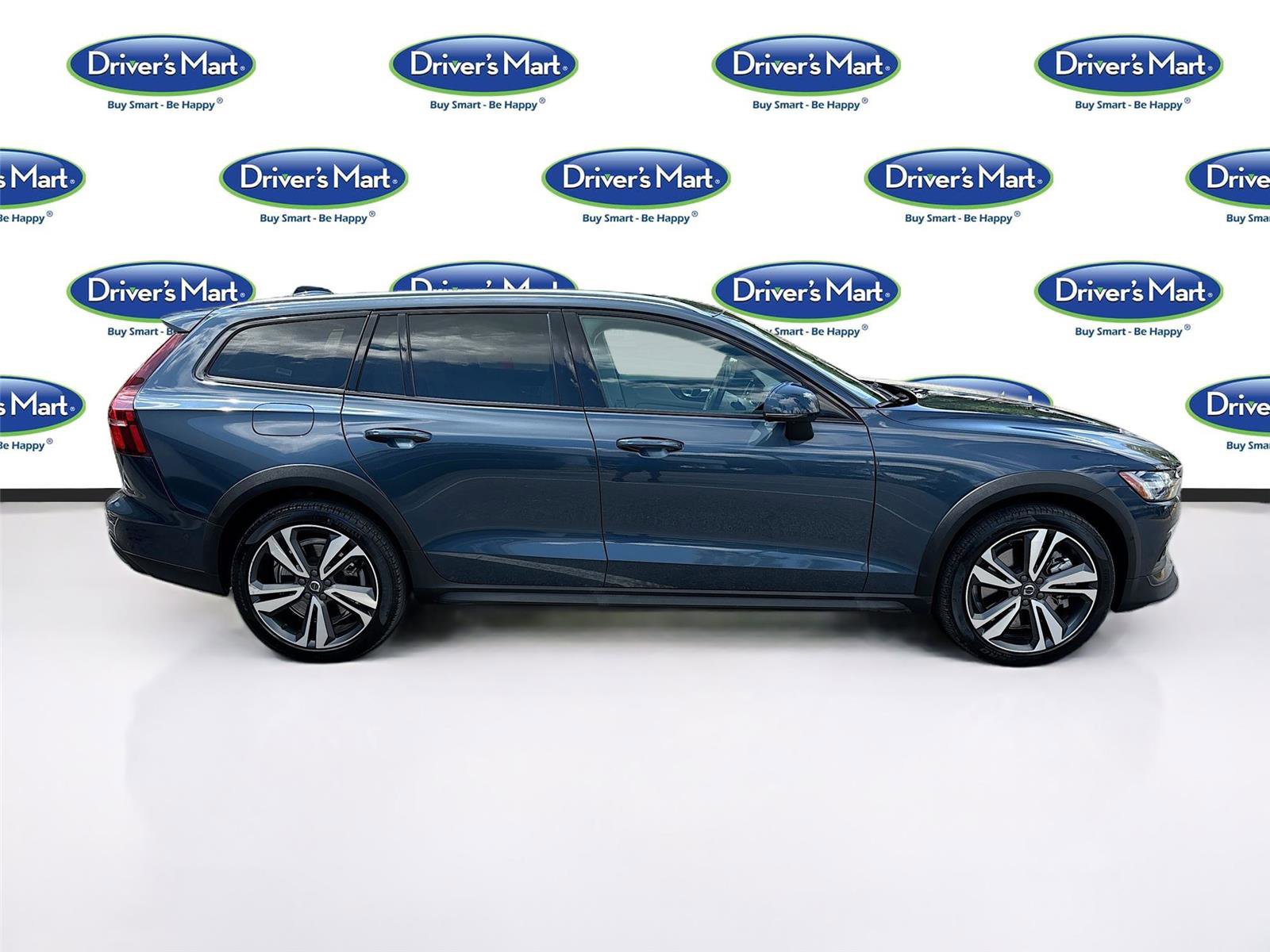 Used 2025 Volvo V60 B5 Cross Country Plus AWD/4WD image 8