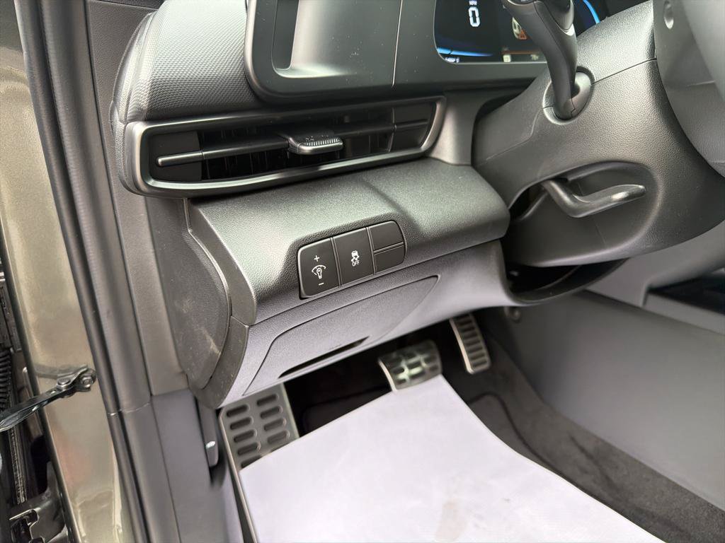 New 2026 Hyundai Elantra SEL Sport FWD image 16