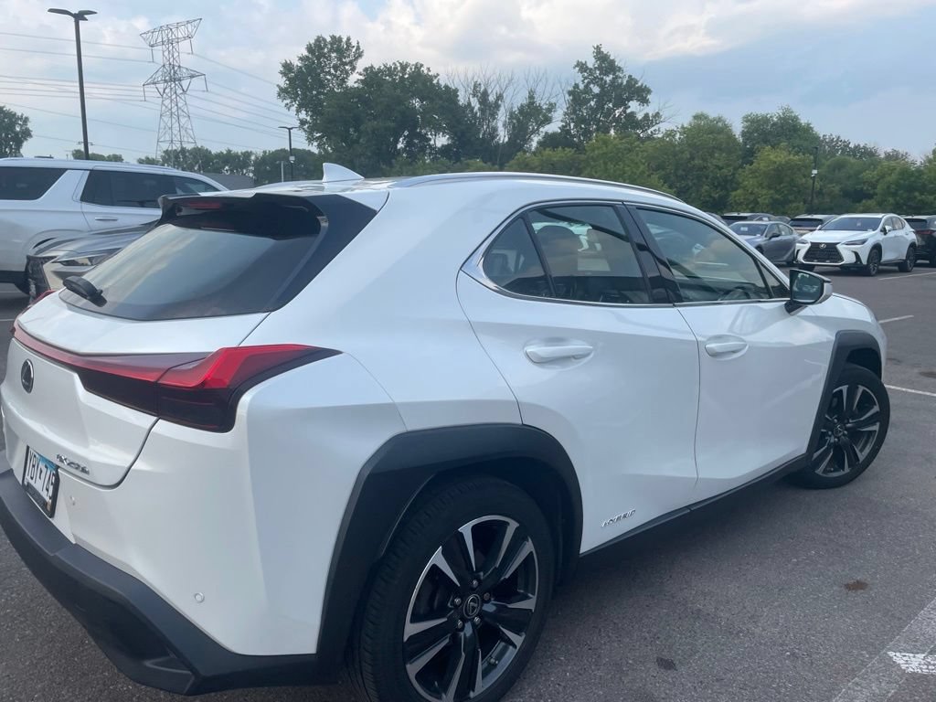 Used 2019 Lexus UX 250h w/ Premium Package AWD/4WD image 32