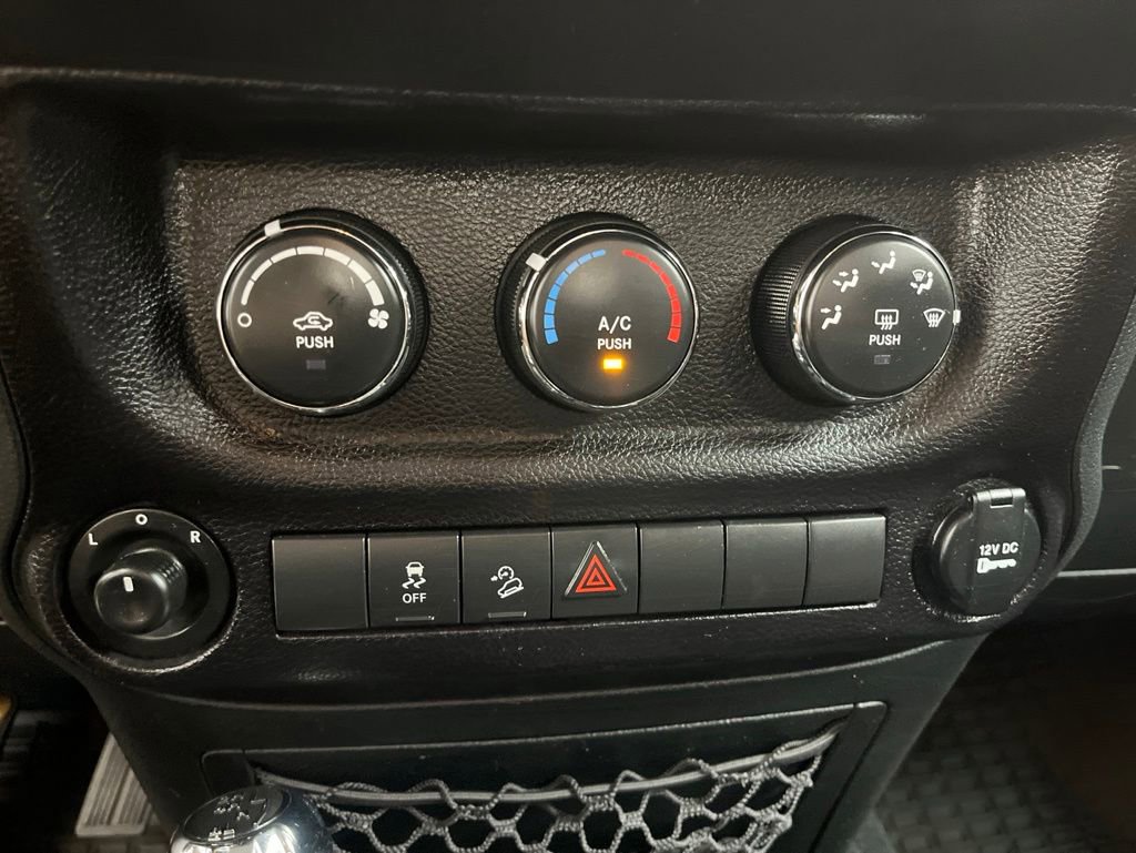 Used 2018 Jeep Wrangler Sport AWD/4WD image 23