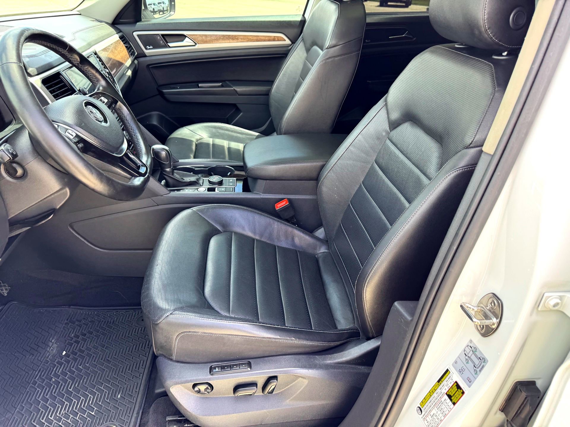 Used 2018 Volkswagen Atlas SEL Premium image 12