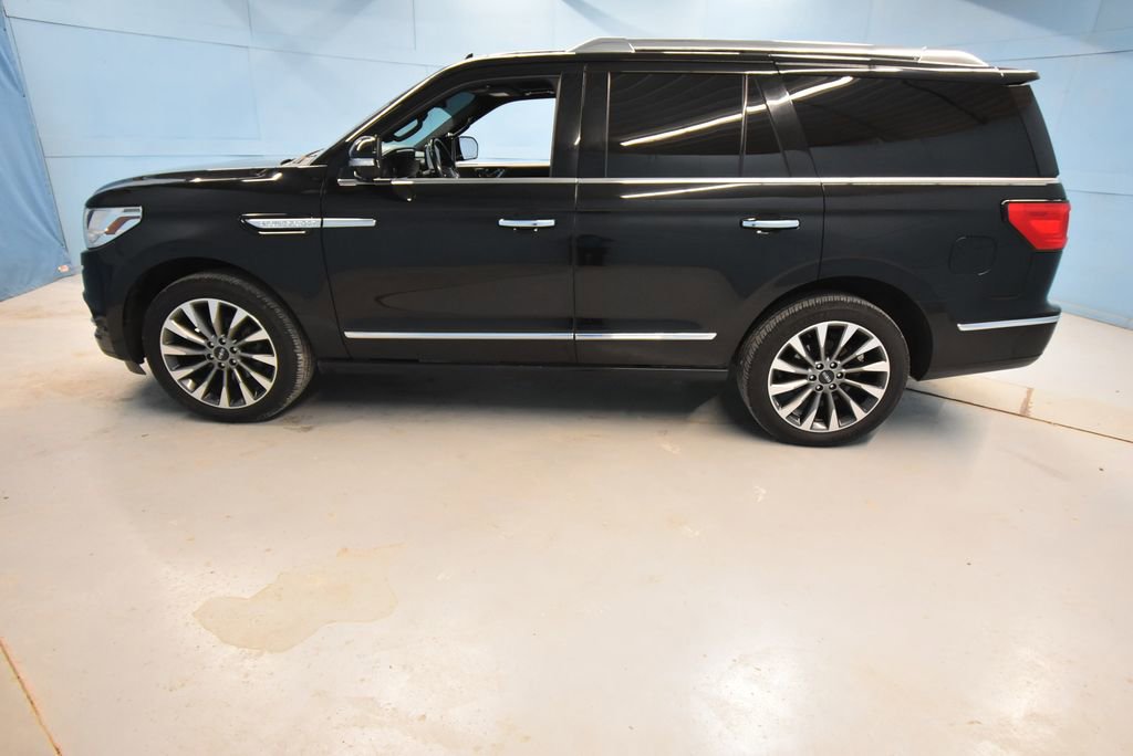 Used 2019 Lincoln Navigator Select AWD/4WD image 35