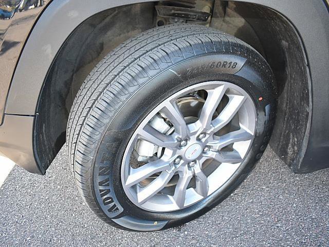 Used 2024 GMC Terrain SLT image 8