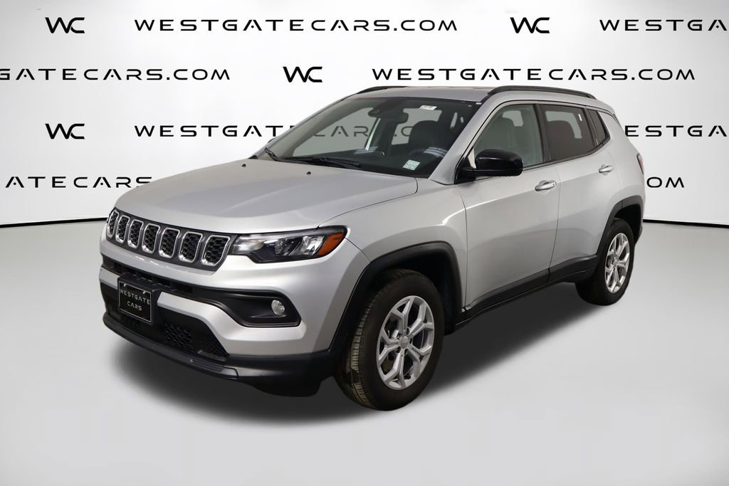 Used 2024 Jeep Compass Latitude image 1