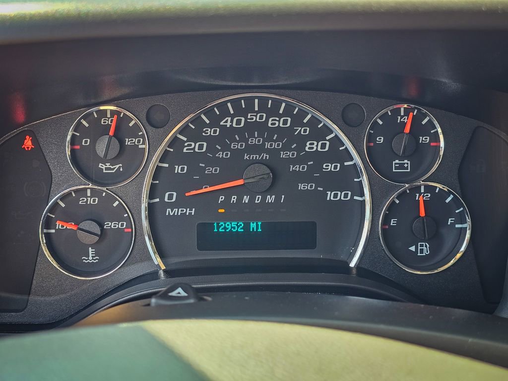 Used 2024 Chevrolet Express 2500 w/ Driver Convenience Package image 13