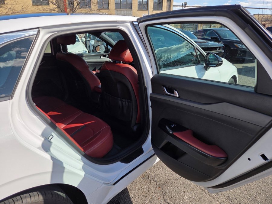 Used 2023 Kia K5 GT-Line image 10