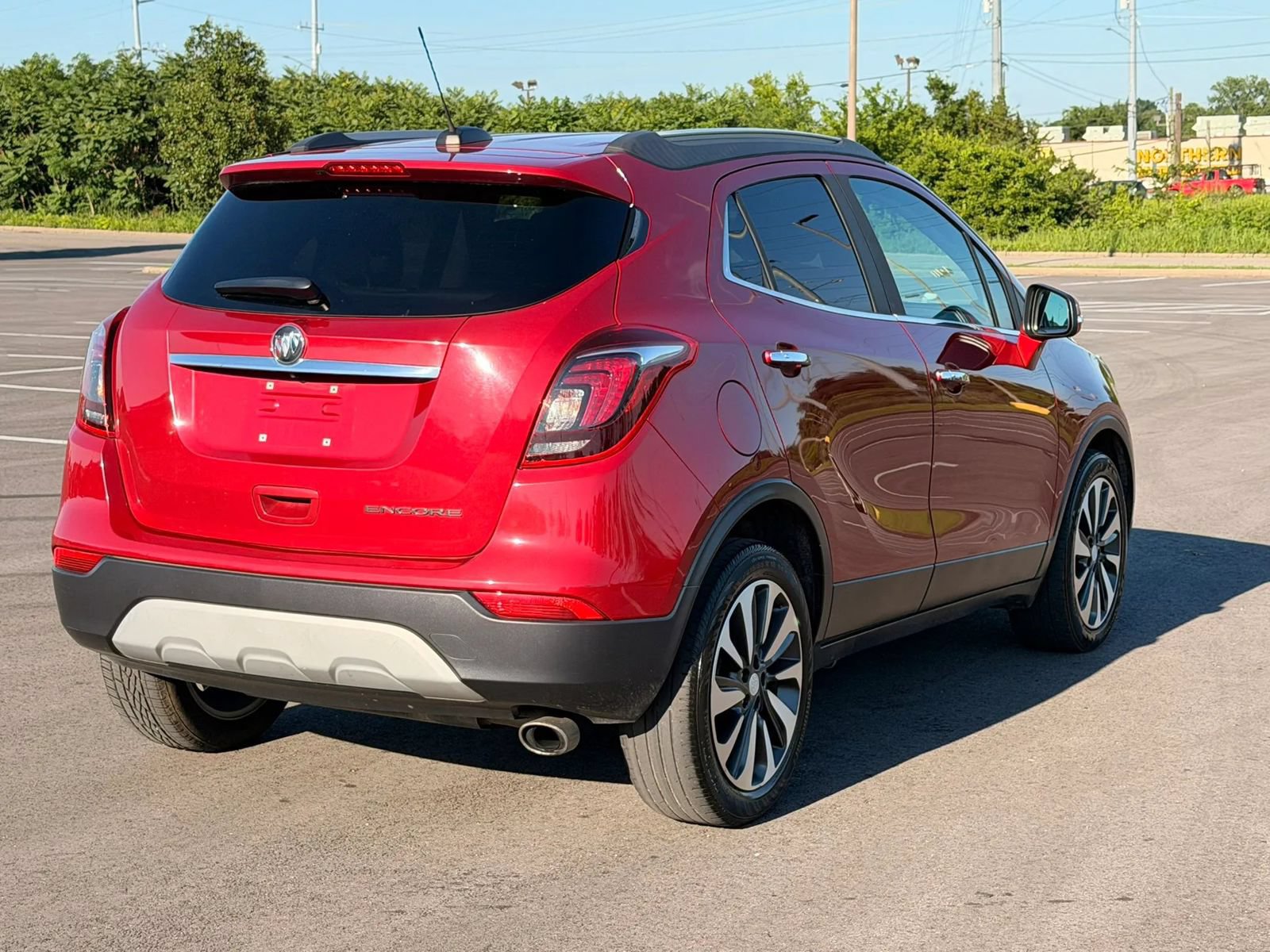 Used 2019 Buick Encore Essence FWD image 5