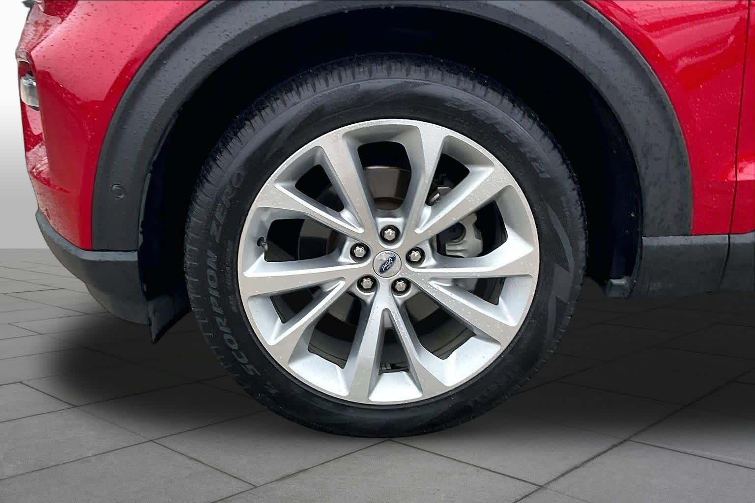 Used 2021 Ford Explorer Platinum w/ Premium Technology Package RWD image 11
