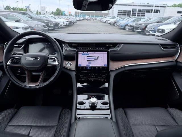 Certified 2025 Jeep Grand Cherokee Summit AWD/4WD image 28
