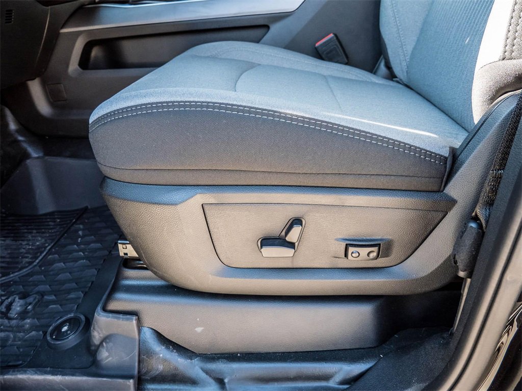 Used 2024 RAM 2500 Big Horn w/ Safety Group image 30