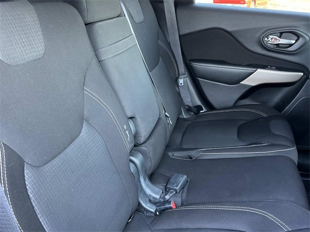 Used 2017 Jeep Cherokee Latitude w/ Safety/Convenience Group image 21