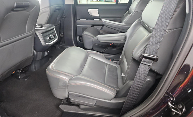 Used 2025 Ford Expedition Active AWD/4WD image 16