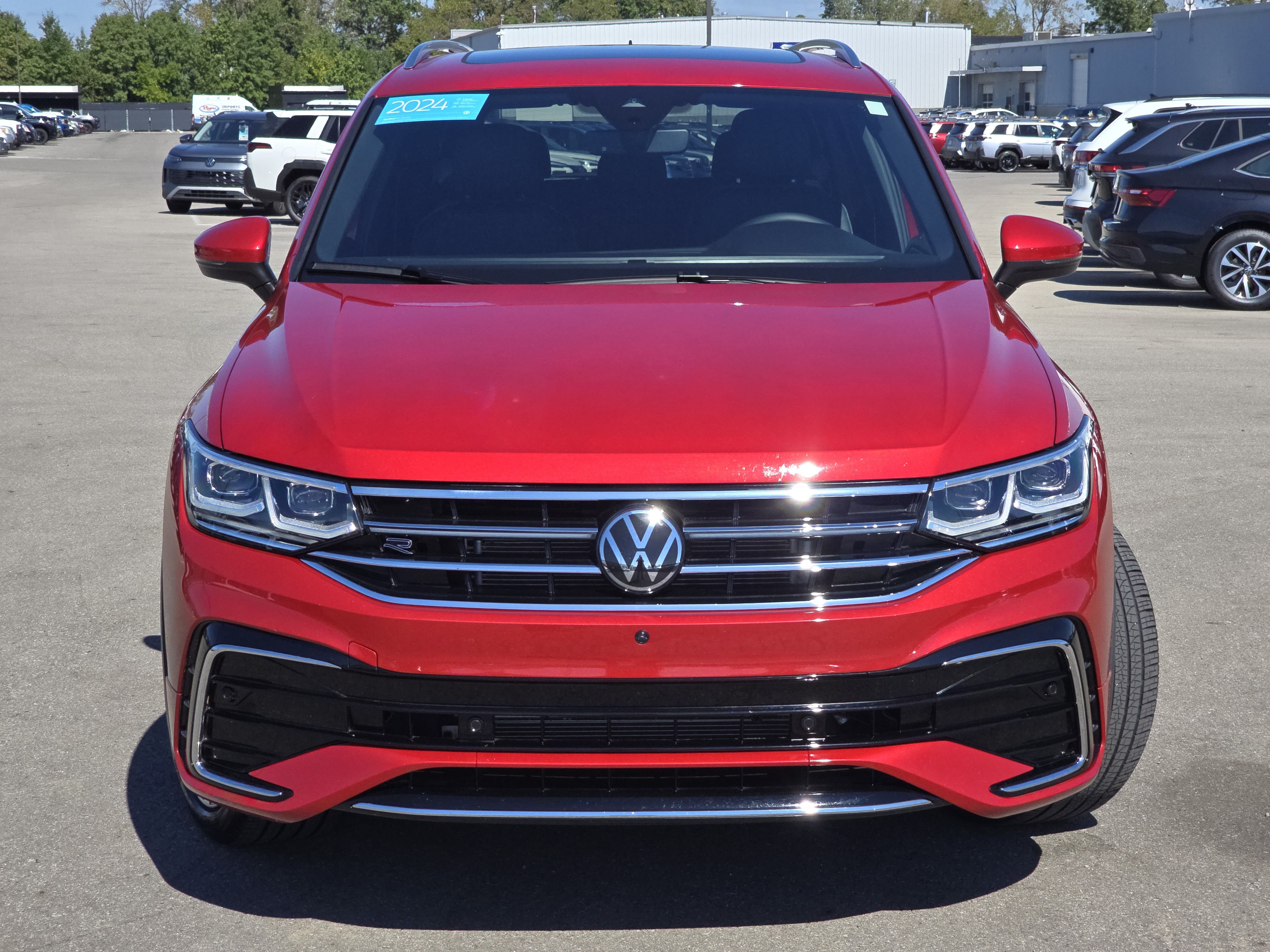 Certified 2024 Volkswagen Tiguan SEL R-Line AWD/4WD image 2