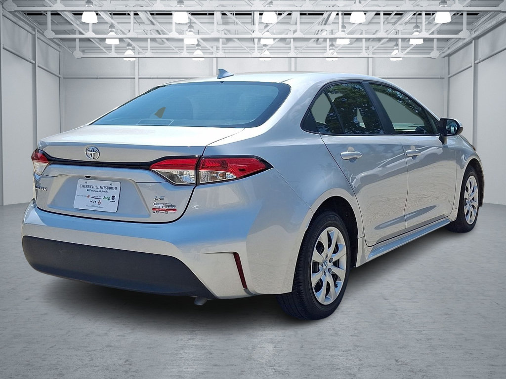 Used 2024 Toyota Corolla LE FWD image 5