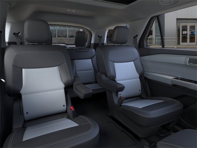 New 2023 Ford Explorer XLT w/ Equipment Group 202A AWD/4WD image 11