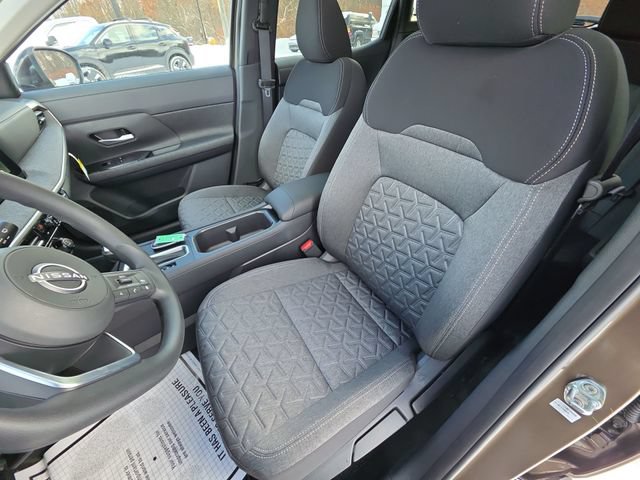 New 2026 Nissan Kicks SV w/ SV Premium Package AWD/4WD image 11