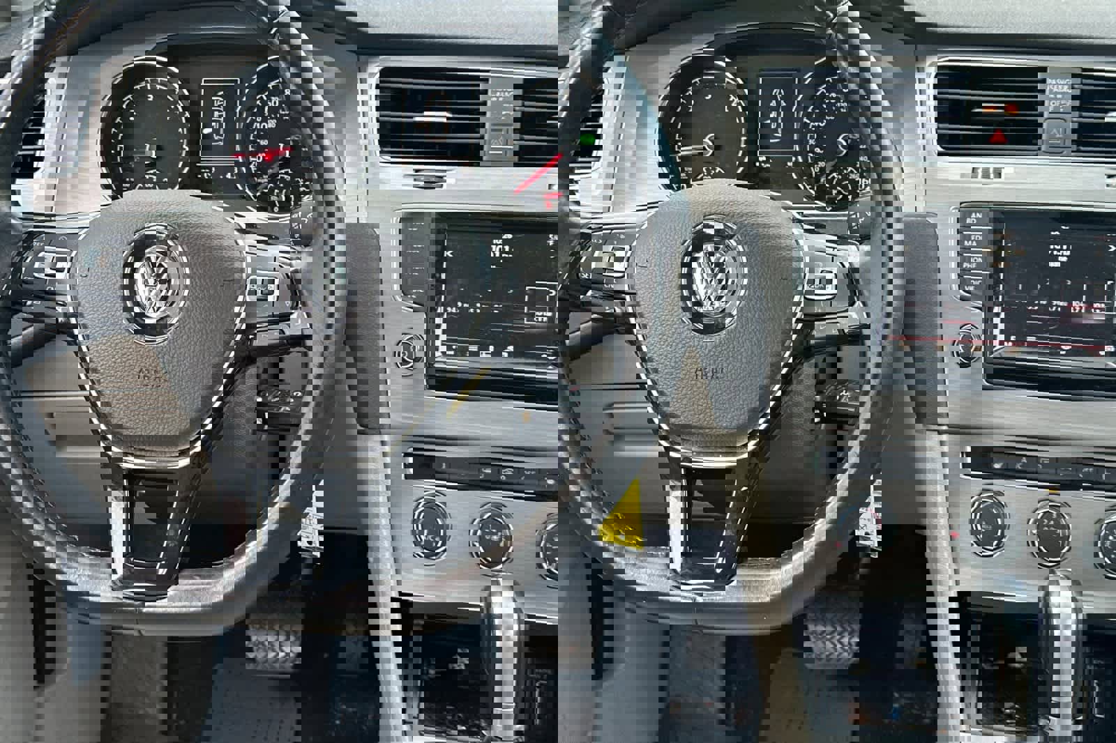 Used 2015 Volkswagen Golf TDI SE image 14