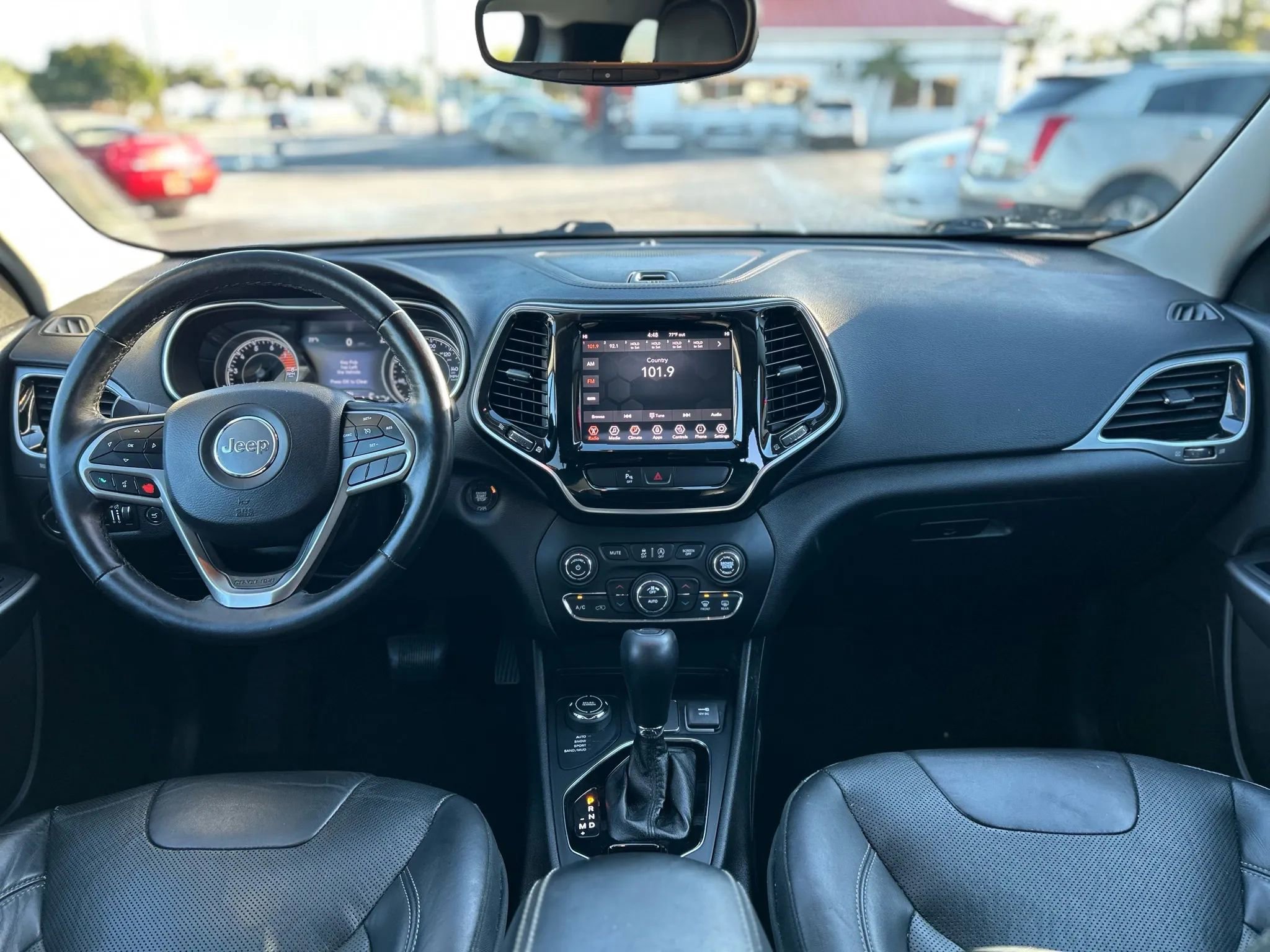 Used 2019 Jeep Cherokee Limited image 17