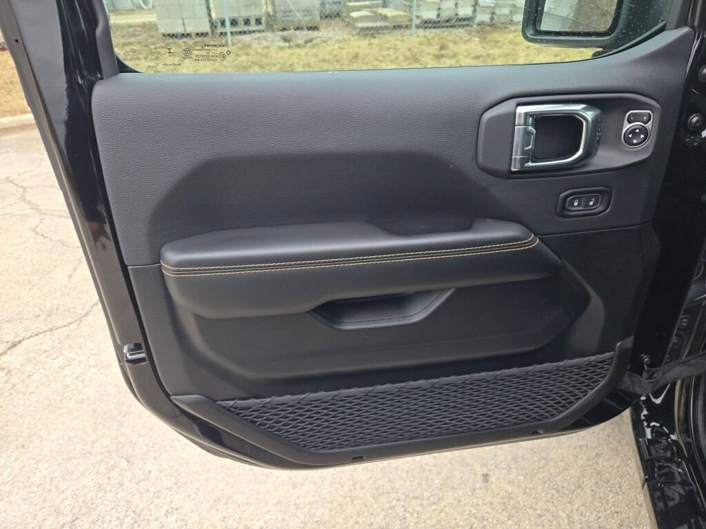 Used 2025 Jeep Wrangler Sahara 4xe w/ Safety Group image 17