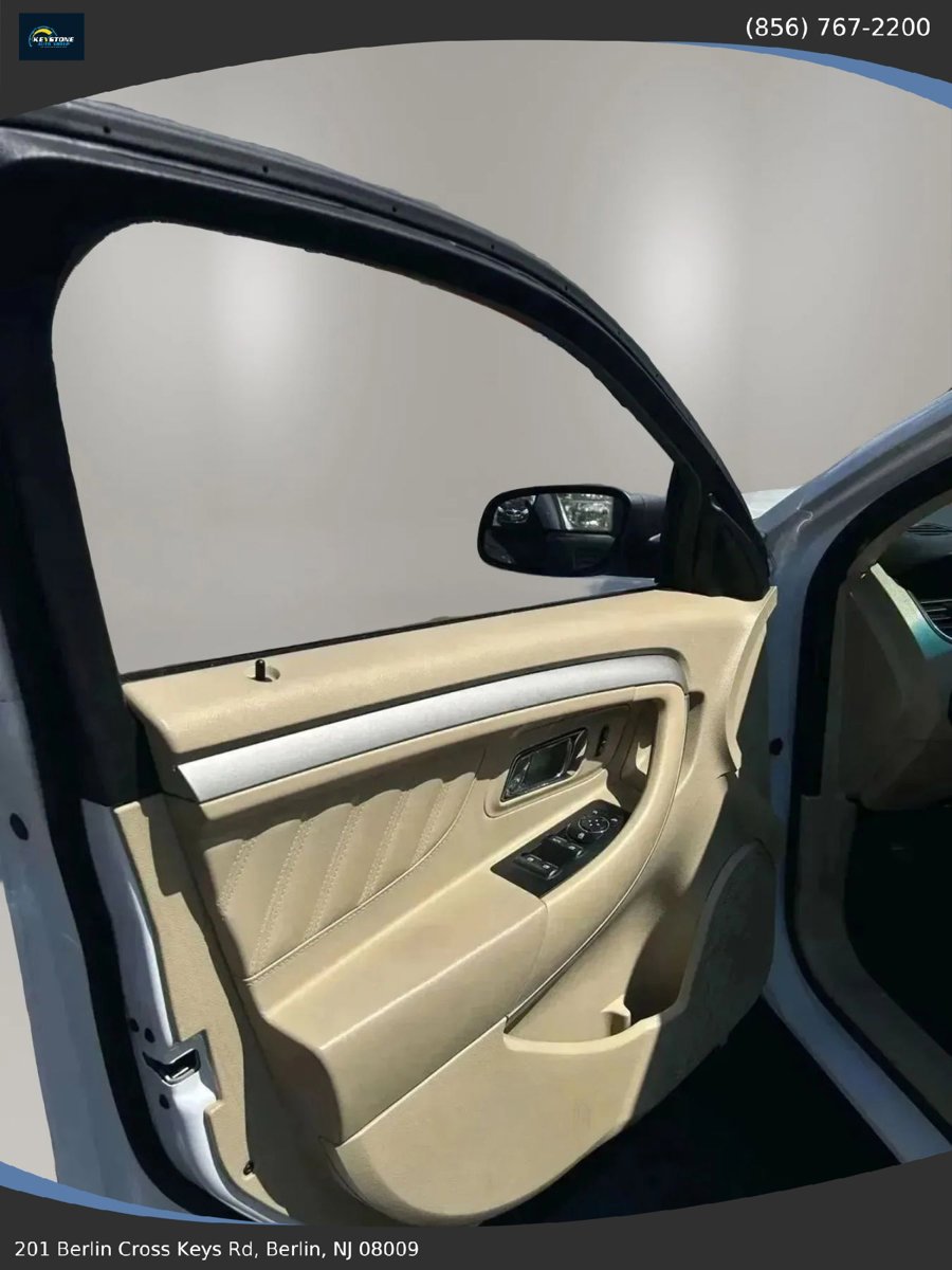 Used 2019 Ford Taurus SE image 14