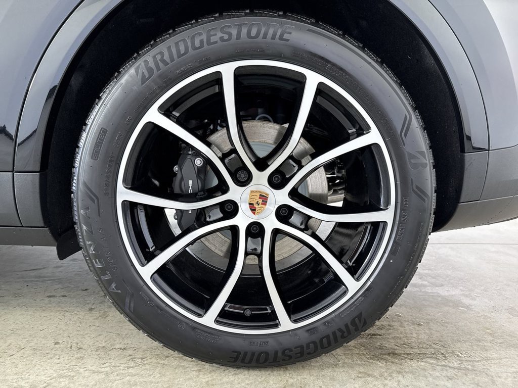 New 2026 Porsche Cayenne AWD/4WD image 14