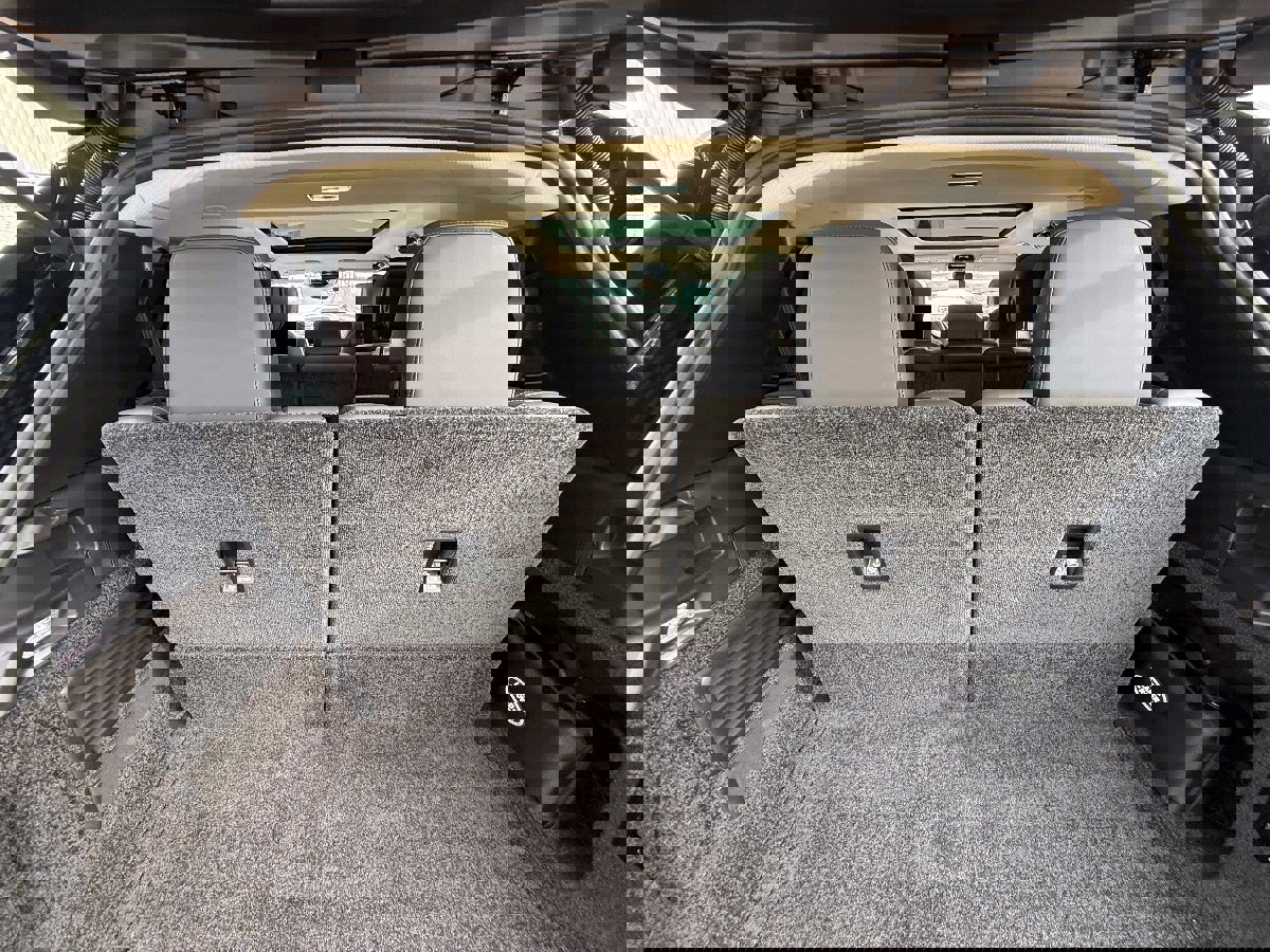 Used 2025 Land Rover Range Rover Long Wheelbase SE image 20