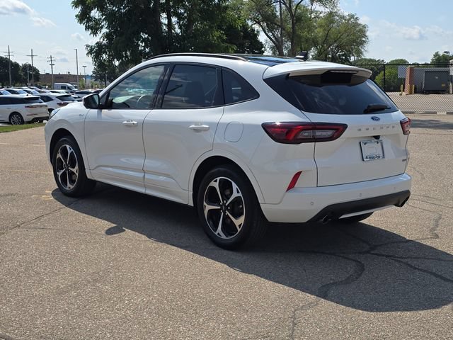 Used 2025 Ford Escape ST-Line Elite w/ Premium Technology Package AWD/4WD image 3