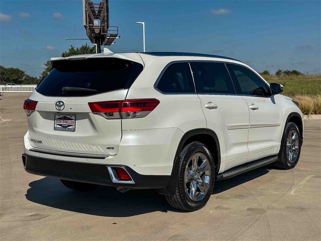 Used 2018 Toyota Highlander Limited Platinum image 3